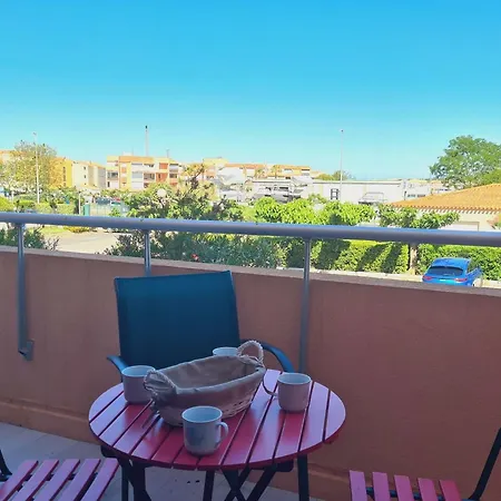 Apartmán 2p Cabine, 6 Couchages, Climatise, Piscine, A 150m De La Et 500m Des Commerces - Fr-1-249-141