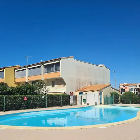 2p Cabine, 6 Couchages, Climatise, Piscine, A 150m De La Et 500m Des Commerces - Fr-1-249-141 Apartmán Agde
